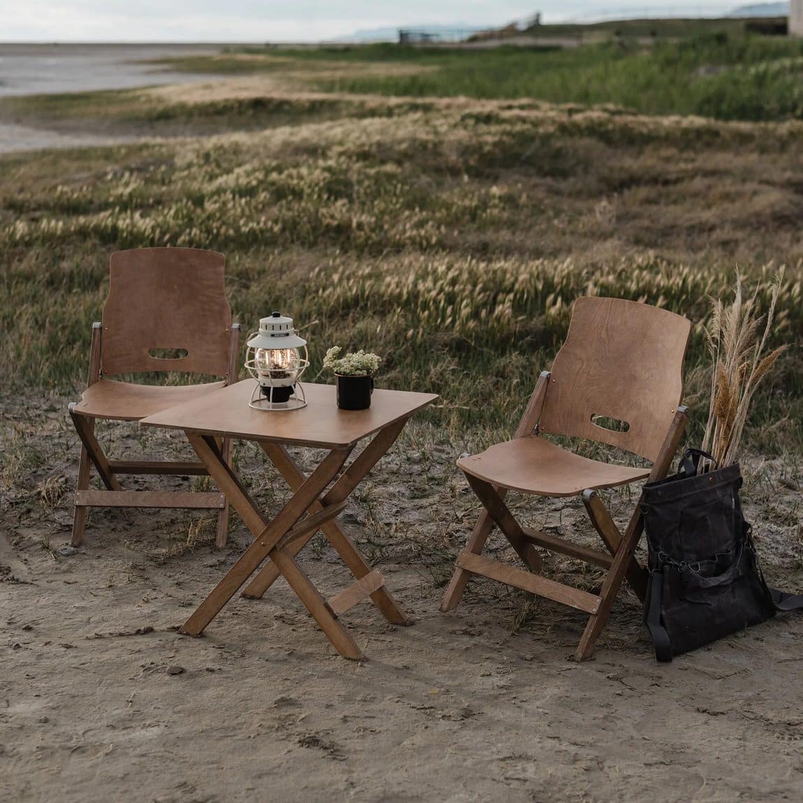 CKW-584_Ridgetop_WoodFoldingChair_LANDING_06_1680x_jpg_b707fd12-36e2-48f9-a8d1-3e0162e72fb0.jpg
