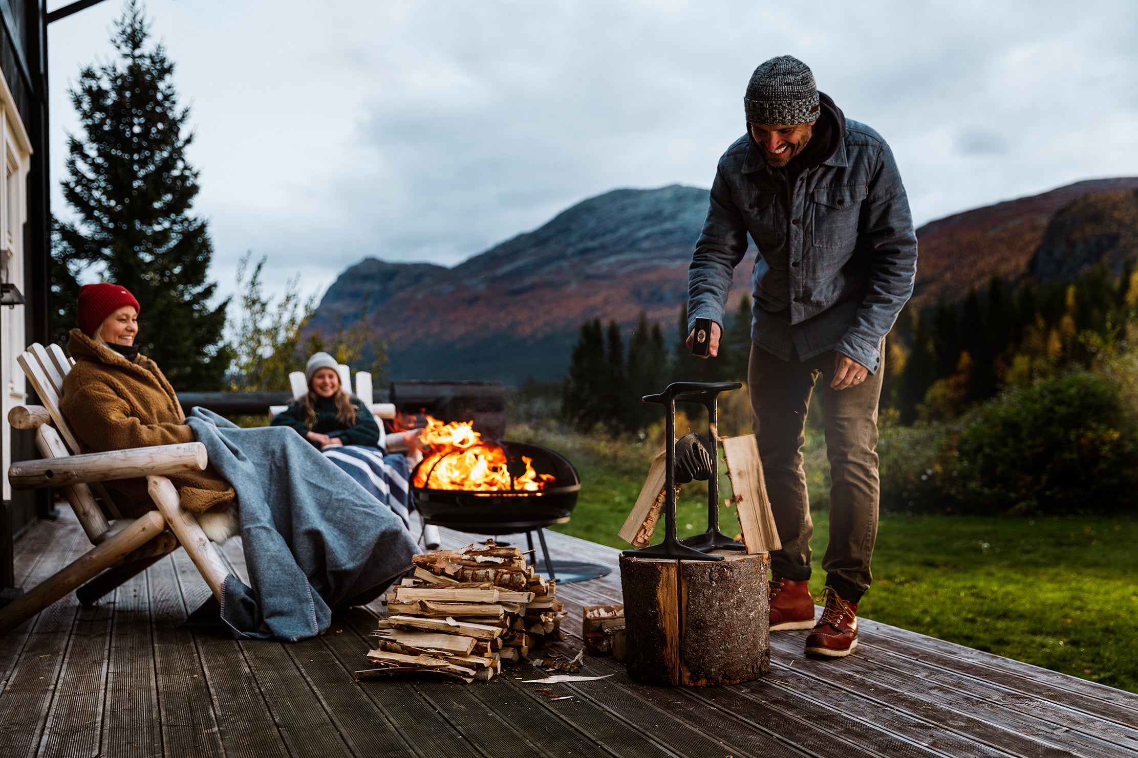 Kindling-cracker-huddle-1.jpg